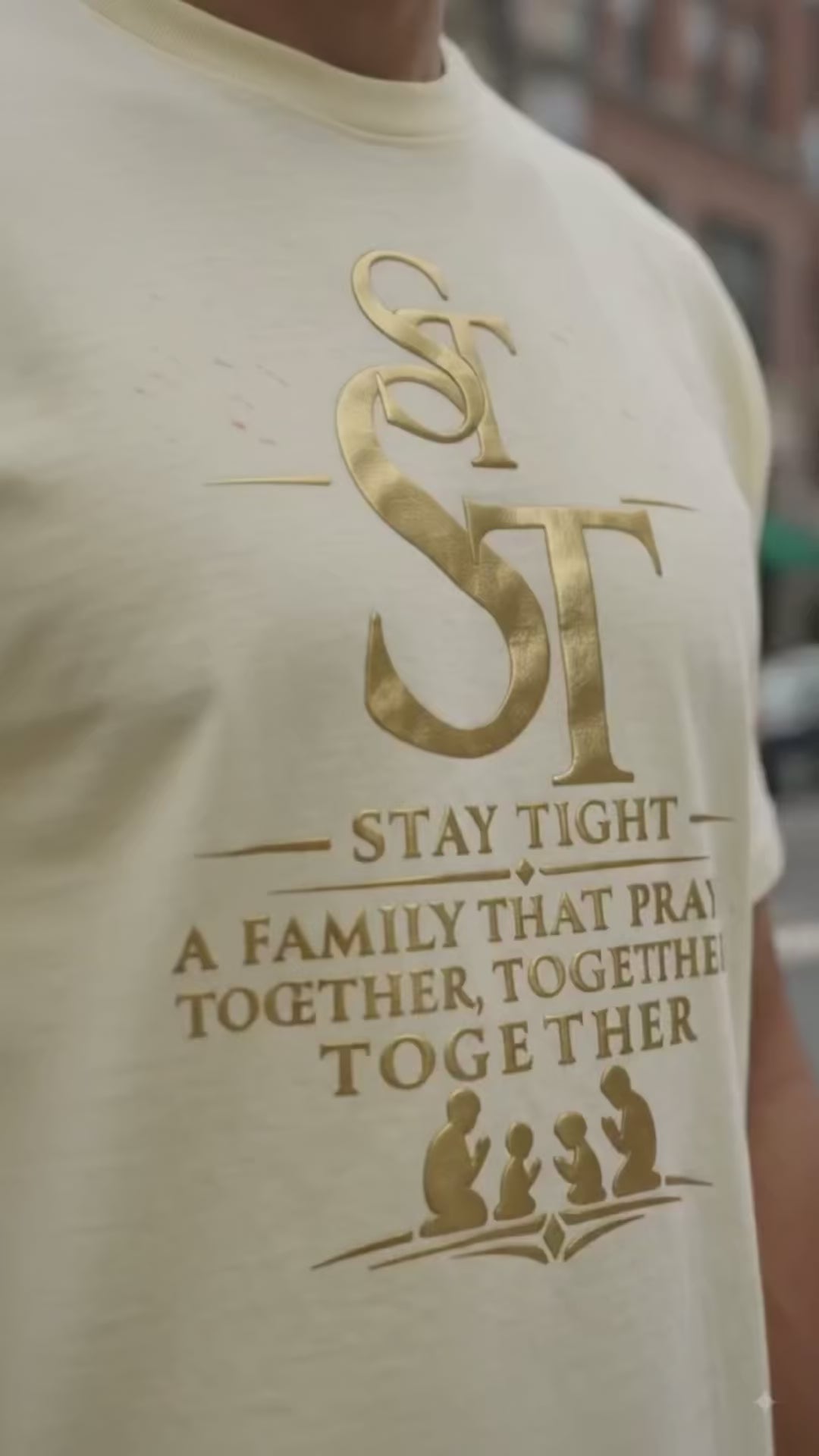 A Family That Prays Together Stays Together | Christian Family Faith Graphic T-Shirt – Stay Tight